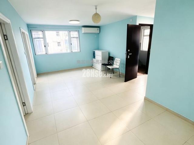 Shatin Fa Sam Hang Village [Agency Ads] Even Numbered Houses, Middle Floor [Shatin, Huaxin Hang] Brand New Renovation | Spacious 700 Sq Ft Mid Level Unit | One Side Wall On Al Hints