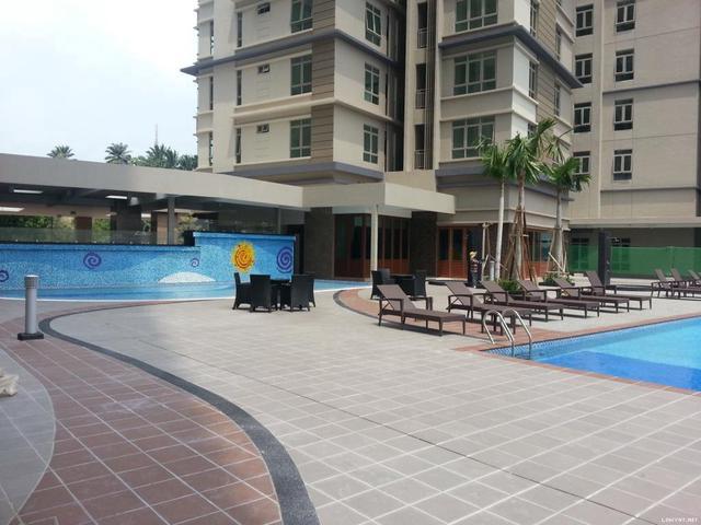 Shaftsbury 1 bedroom corner unit