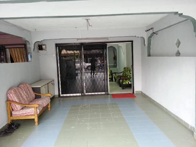 Shah alam seksyen 18 Double storey Fully renovated