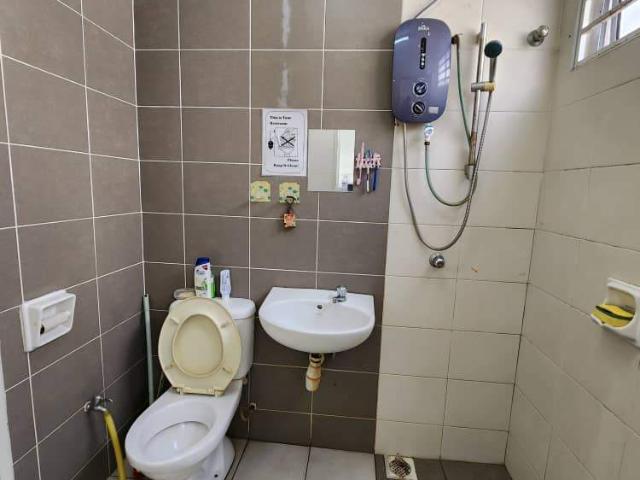 Shah alam single roomkota kemuning jln kemuning damai️low deposit and zero deposit available now
