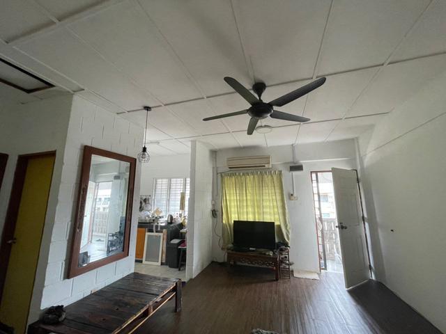 Shah Alam Pangsapuri Teratai Taman Bukit Subang U16 Freehold