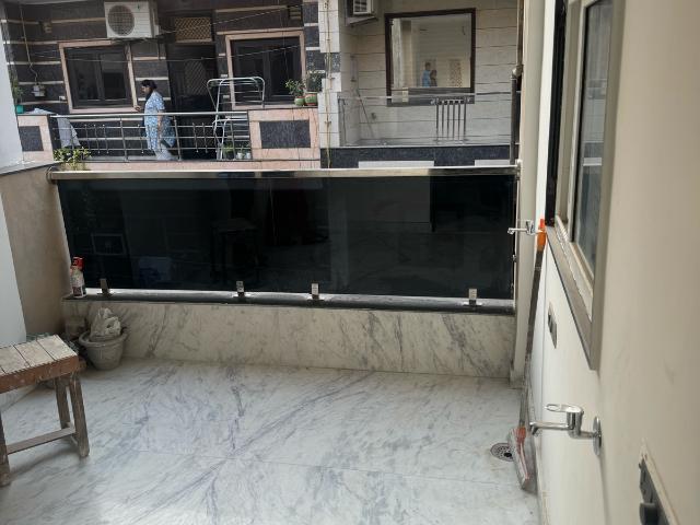 Shalimar Bagh Housing 2 Bedroom 900 Sq. Ft. Builder Floor in Shalimar Bagh Delhi Listing ID: #9923