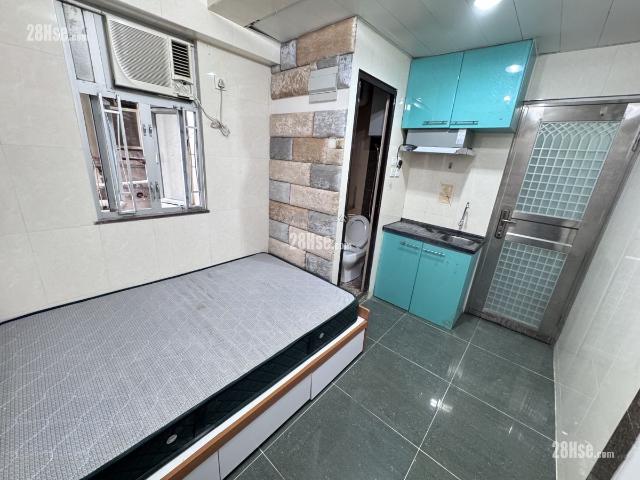Sham Shui Po 48 Fuk Wa Street [Agency Ads] Room B, Low Floor [3Rd Floor, Tang] Window Facing The Back Seat With Bed Frame Hints