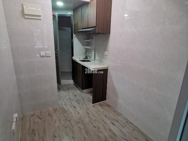 Sham Shui Po Apartment [Agency Ads] Room A Beautifully Decorated One Bedroom Apartment With Elevator On Flat Ground. Hints