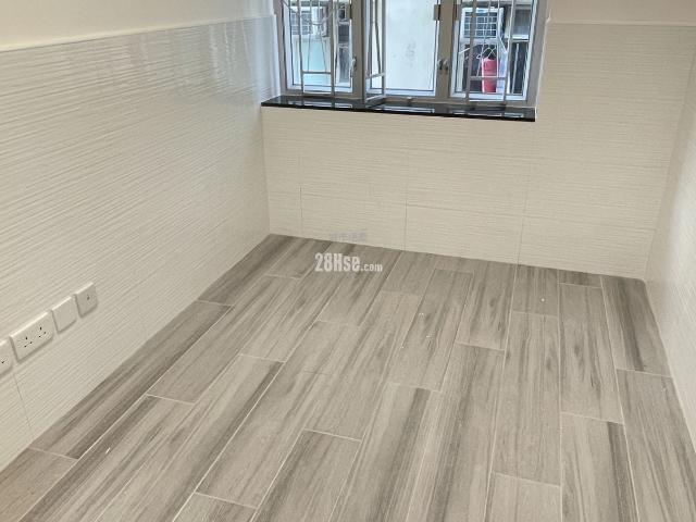 Sham Shui Po Chinese Mansion [Agency Ads] Room 1, Middle Floor Na Hints