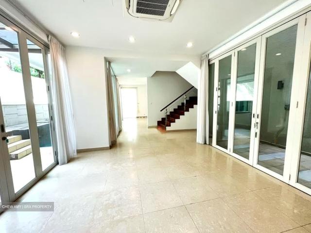 Shamrock Park D10, Detached