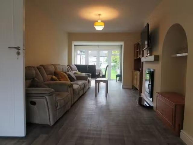 Shanowen Park, Dublin 9, Whitehall, Dublin 9 is for rent