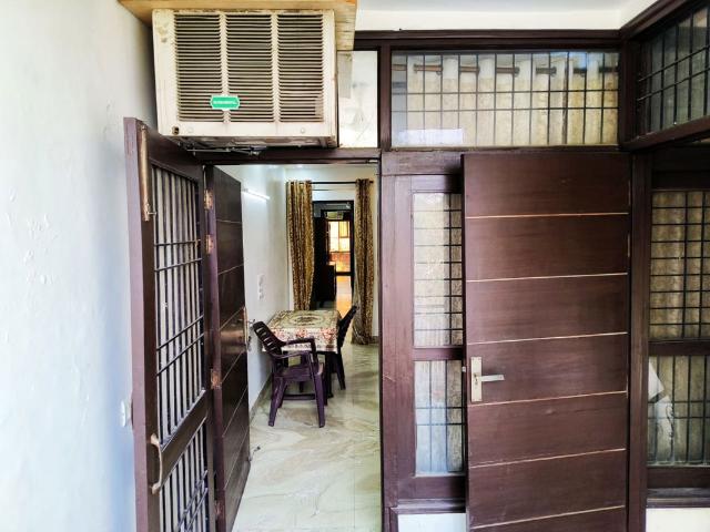 Shanti Niketan 4 Bedroom 460 Sq. Yd. Builder Floor in Shanti Niketan Delhi Listing ID: #10025