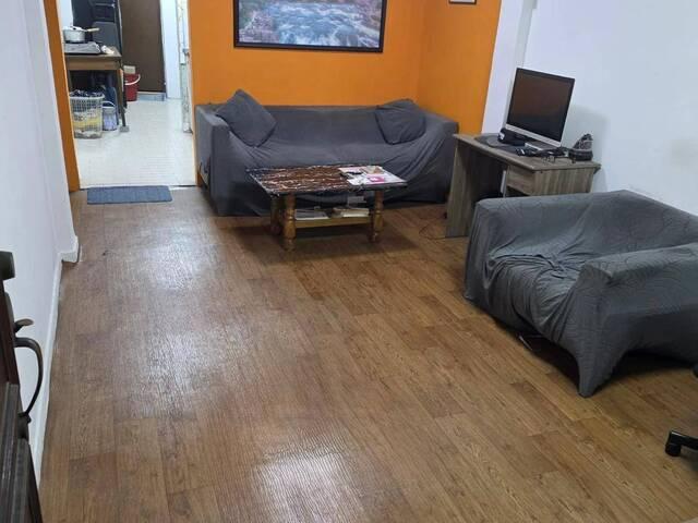 SHARE ROOM @ Blk 5 Jalan Batu $500 for 1 guy aircon wifi