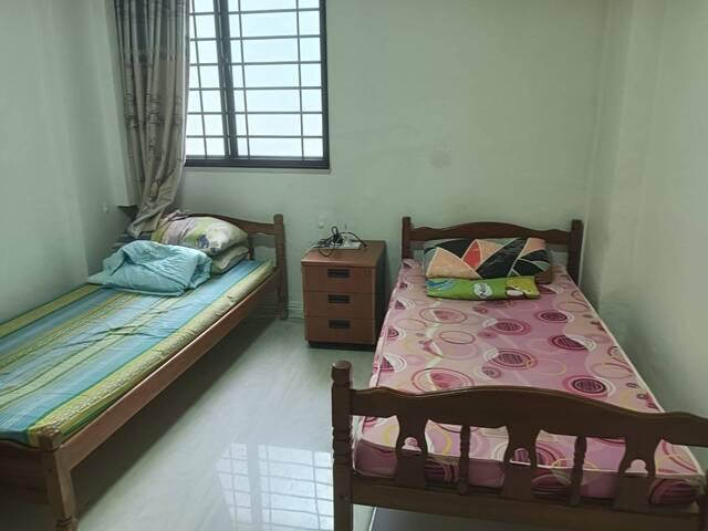 Share Room Blk 173 Lor 1 Toa Payoh @ $580 WIFI/AC