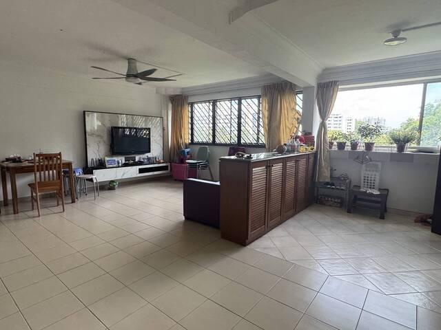 SHARE ROOM @ 315 Bt Batok $500 for 1 lady aircon + wifi