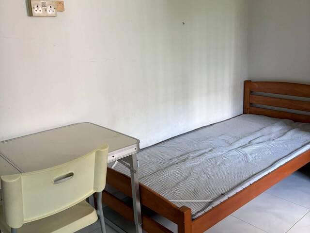 SHARE ROOM @ 517E Jurong West $500 for 1 guy aircon wifi ver near LAKESIDE MRT