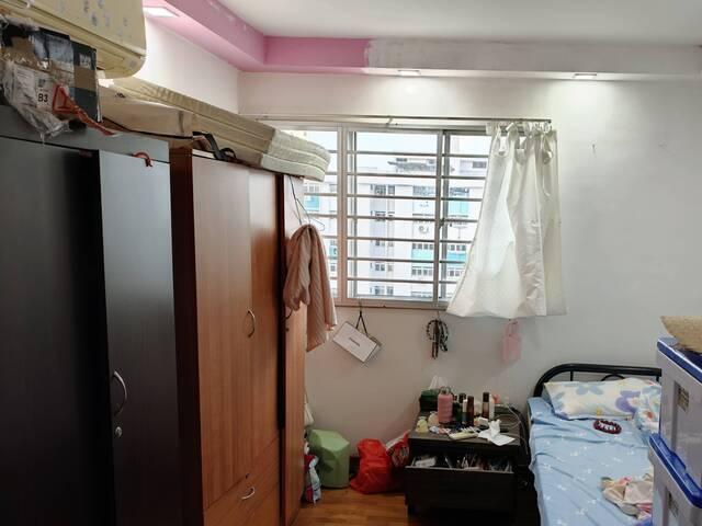 shared female common room, mrt 300m,1 fridge for each room tenants