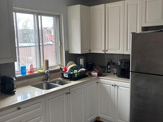 Shared Living/roommate 3 Bedroom For Rent Montréal QC 700 ELS91320198
