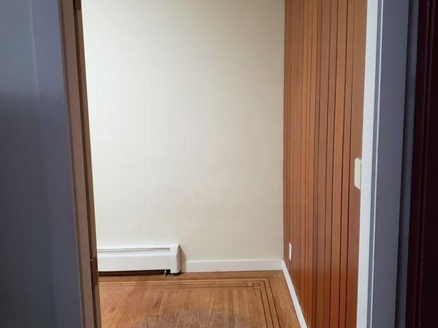 Shared Living/roommate 3 Bedroom For Rent New Westminster BC 1000 ES97421220