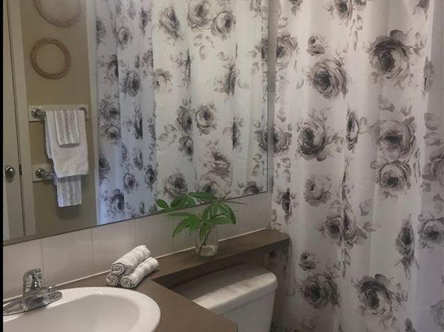 Shared Living/roommate 3 Bedroom For Rent Calgary AB 800 ES90703786