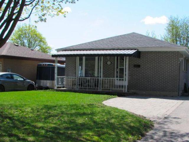 Shared Living/roommate 3 Bedroom For Rent Peterborough ON 950 ES97415548