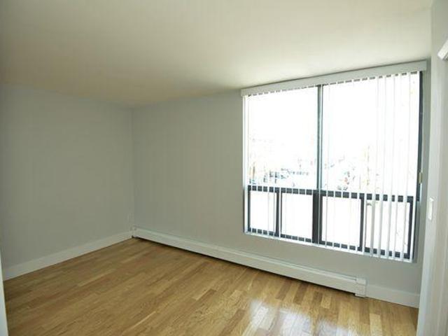 Shared Living/roommate 3 Bedroom For Rent Toronto ON 1200 ELS97422159