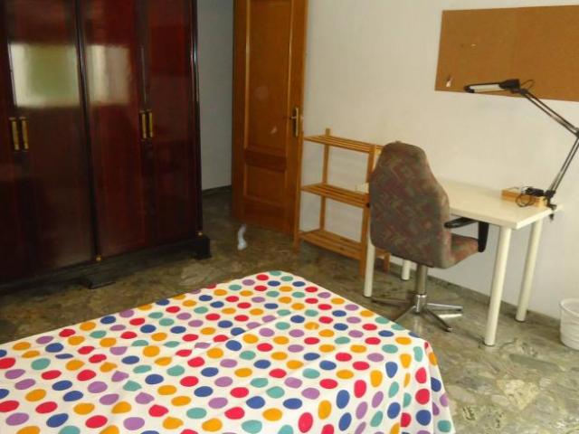 Shared Living/Roommate 3 Dormitorio Cordoba Cordoba ES101810750