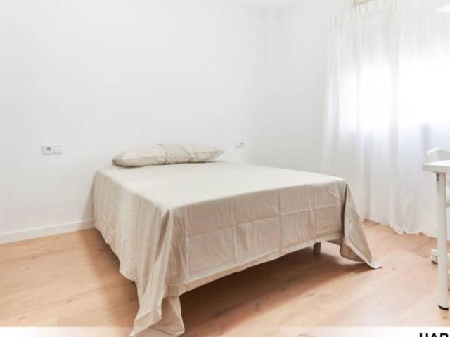 Shared Living/Roommate 3 Dormitorio Seville Seville ELS94864057