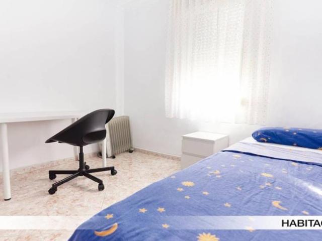 Shared Living/Roommate 3 Dormitorio Seville Seville ES101730811