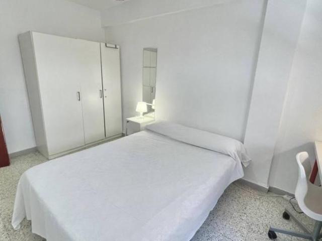 Shared Living/Roommate 3 Dormitorio Seville Seville ES101820661