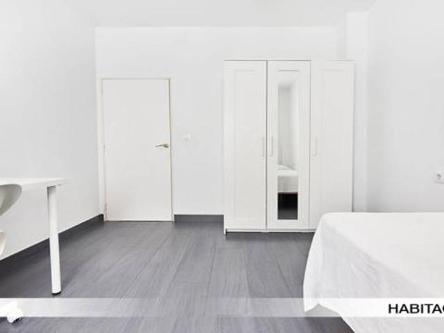 Shared Living/Roommate 3 Dormitorio Seville Seville ES51041506