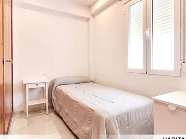Shared Living/Roommate 3 Dormitorio Seville Seville ES65428409
