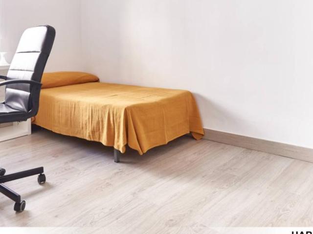 Shared Living/Roommate 3 Dormitorio Seville Seville ES94864069
