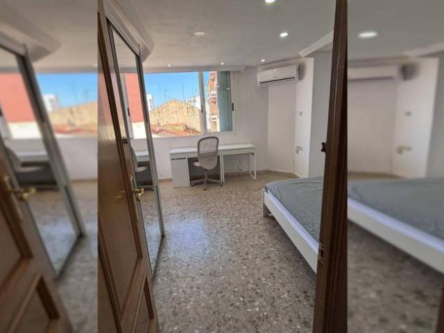 Shared Living/Roommate 3 Dormitorio Valencia Valencia ES94936756