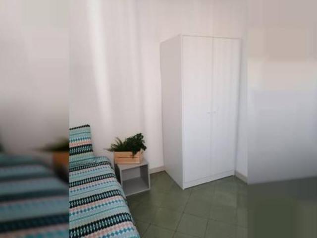 Shared Living/Roommate 10 Dormitorio Barcelona Barcelona ES87689916