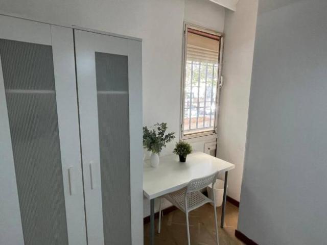 Shared Living/Roommate 10 Dormitorio Seville Seville ES95662970