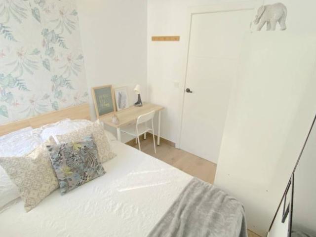 Shared Living/Roommate 11 Dormitorio Seville Seville ES101021148