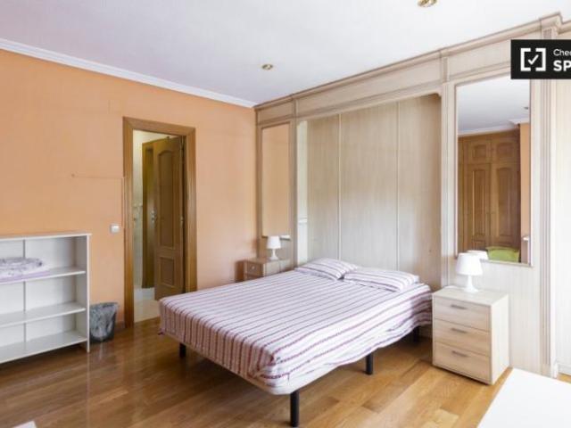 Shared Living/Roommate 12 Dormitorio Madrid Madrid ES101846456