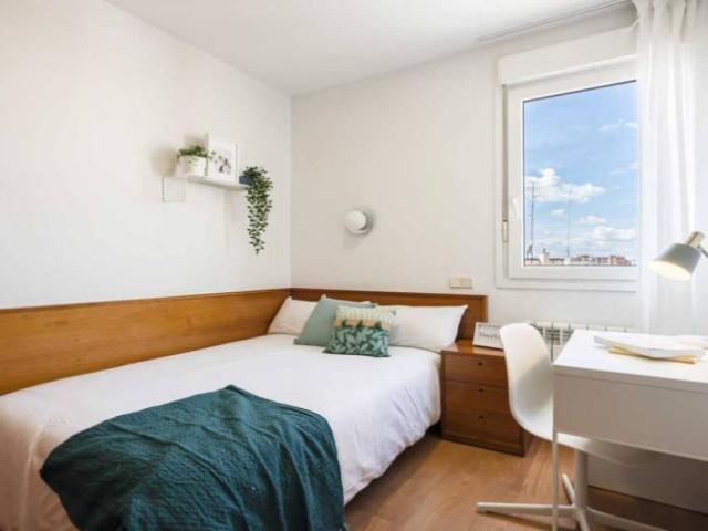 Shared Living/Roommate 12 Dormitorio Madrid Madrid ES102850800