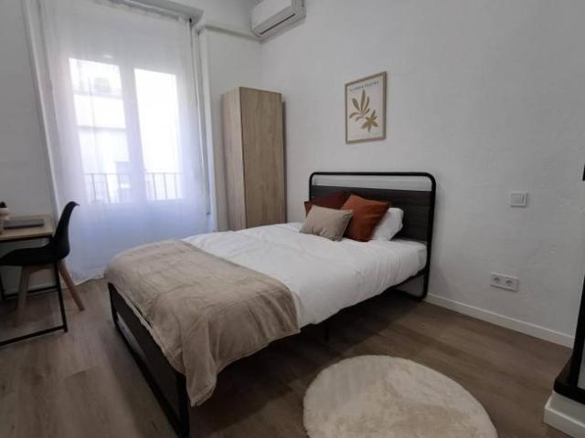 Shared Living/Roommate 12 Dormitorio Madrid Madrid ES96914487