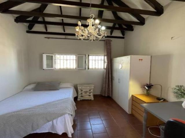 Shared Living/Roommate 12 Dormitorio Seville Seville ES95986326