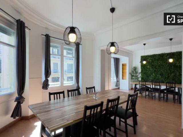 Shared Living/Roommate 14 Dormitorio Barcelona Barcelona ES93749085