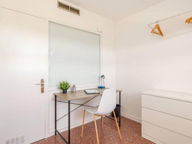 Shared Living/Roommate 17 Dormitorio Madrid Madrid ES98343474