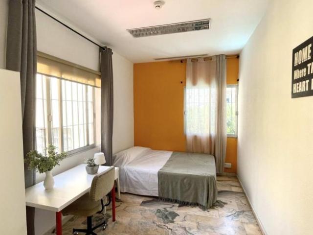 Shared Living/Roommate 17 Dormitorio Seville Seville ES98334390