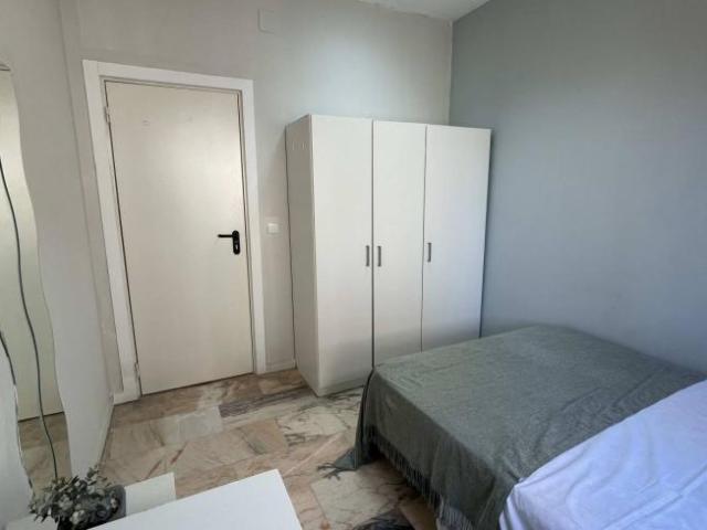 Shared Living/Roommate 17 Dormitorio Seville Seville ES98334423