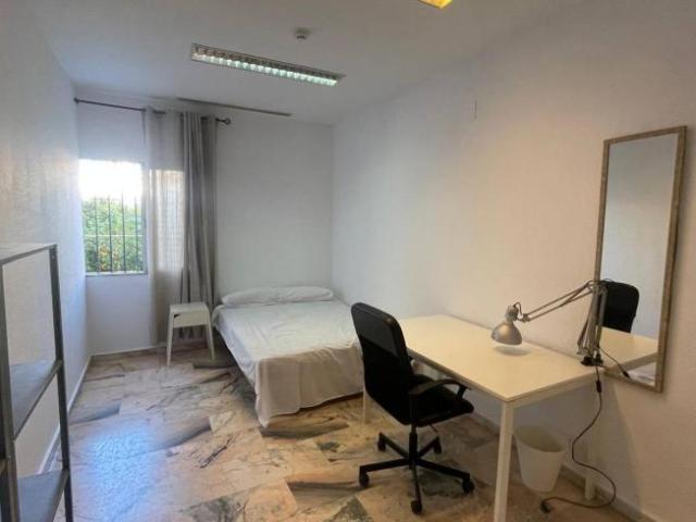 Shared Living/Roommate 17 Dormitorio Seville Seville ES101821168
