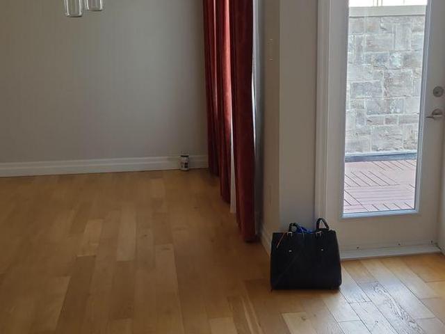 Shared Living/roommate 1 Bedroom For Rent Mississauga ON 1200 ES97416655