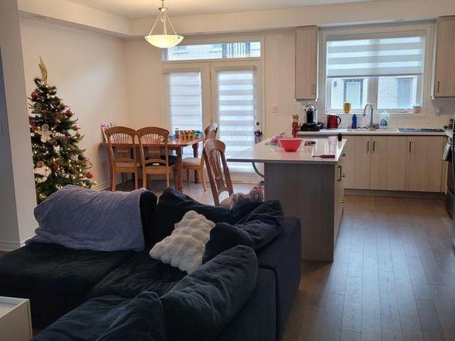 Shared Living/roommate 1 Bedroom For Rent Oakville ON 1500 ES97419485