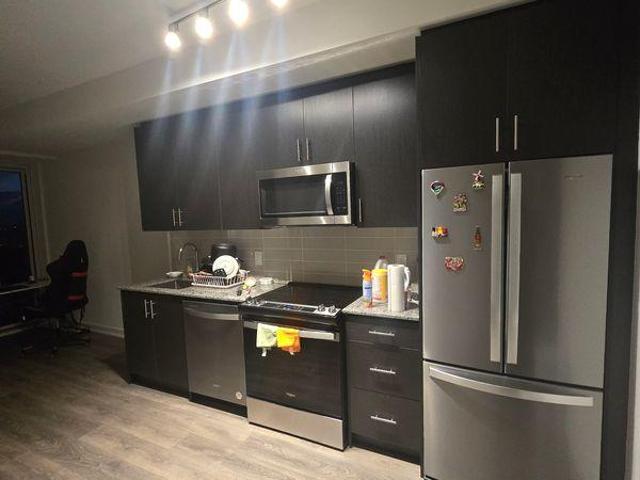 Shared Living/roommate 1 Bedroom For Rent Oakville ON 1000 ES97417097