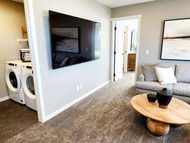 Shared Living/roommate 1 Bedroom For Rent Calgary AB 850 ES97417970