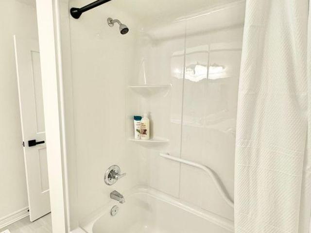Shared Living/roommate 1 Bedroom For Rent Collingwood ON 1200 ES96645043