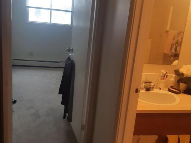 Shared Living/roommate 1 Bedroom For Rent Edmonton AB 500 ELS97415333