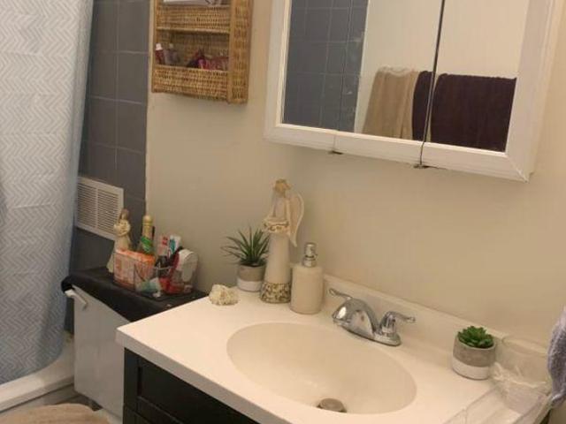 Shared Living/roommate 1 Bedroom For Rent Edmonton AB 700 ES97416919