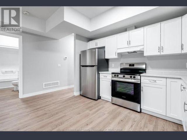 Shared Living/roommate 1 Bedroom For Rent Essex County ON 800 ES97419811